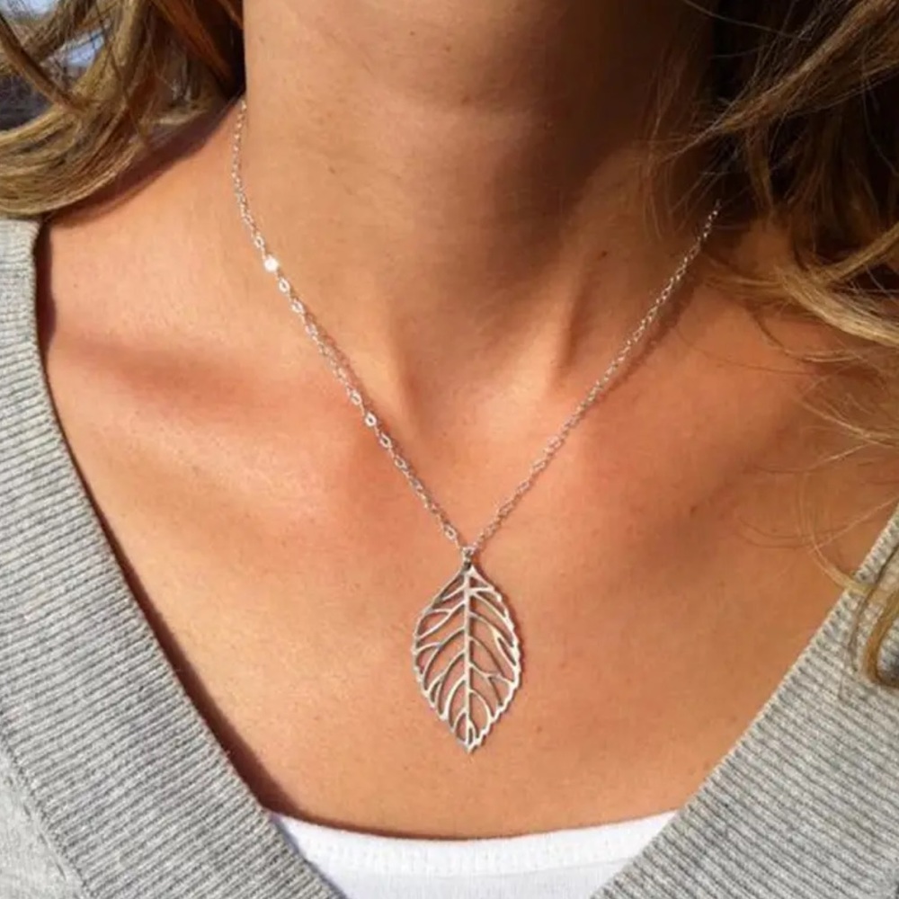 Simple Silver Leaf Necklace